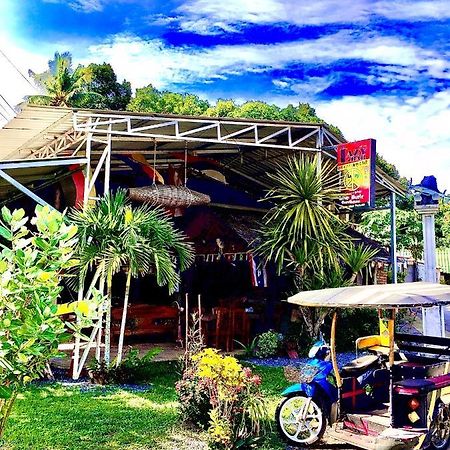 The Lazy Bar And Guesthouse 甲米 外观 照片