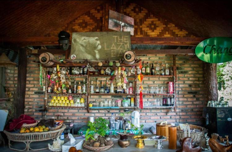 The Lazy Bar And Guesthouse 甲米 外观 照片