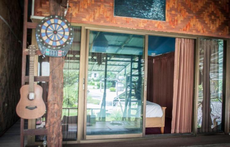 The Lazy Bar And Guesthouse 甲米 外观 照片