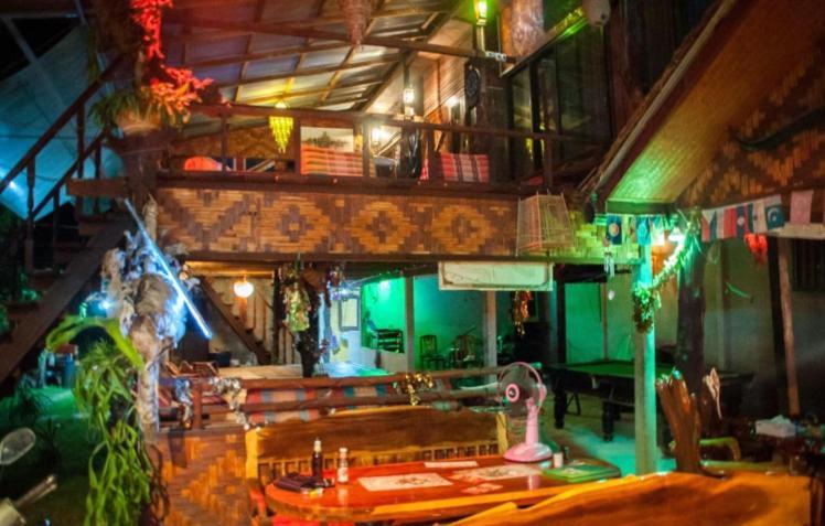 The Lazy Bar And Guesthouse 甲米 外观 照片